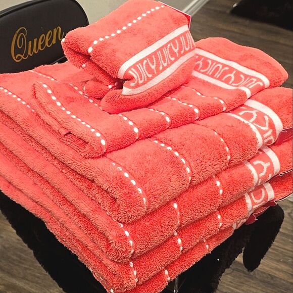 Juicy Couture Home Juicy Logo Textured Bath & Towel Set - Picture 4 of 10